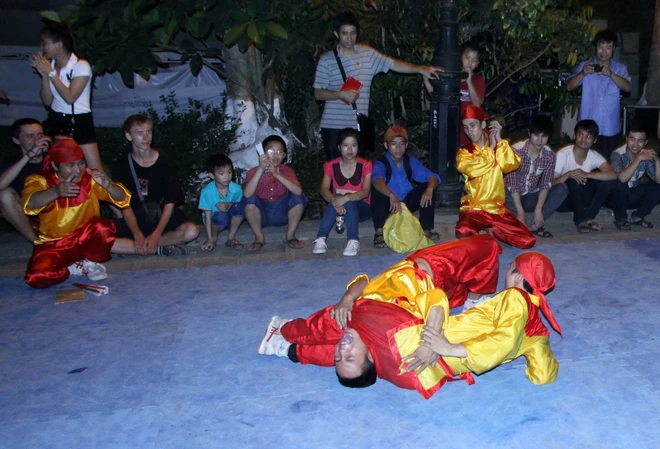 Cẩm vệ quân triều Nguyễn trình diễn sức mạnh ảnh 9