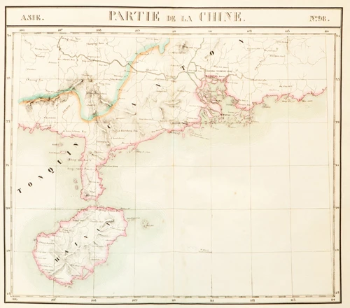 mang tên Partie de la Chine trong khoảng vĩ độ 18-21 và kinh độ 106-114 vẽ khu vực Quảng Đông và đảo Hải Nam, cho biết biên giới cực nam của Trung Quốc chưa chạm đến vĩ độ 18.