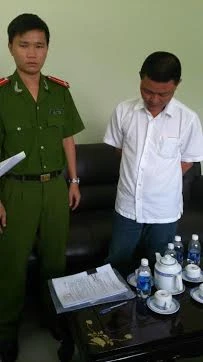 Nguyễn Phước Tường đã bắt tay với các đối tượng, giúp sức vụ buôn lậu 10 container hàng lậu trị giá 37 tỉ đồng