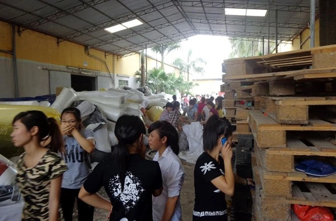 Cháy công ty may ở Bắc Giang, hơn 1.200 người tháo chạy 8