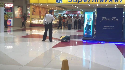 Sốc: Nhẩy lầu tự tử khi thấy bạn gái ngoài đời thực quá xấu 1