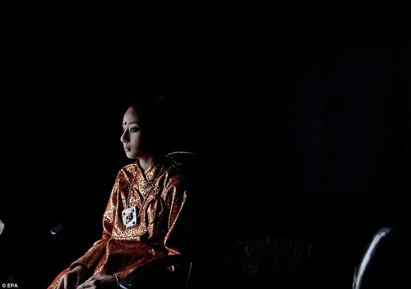 Cuộc sống qua ảnh của một thánh nữ đồng trinh ảnh 12