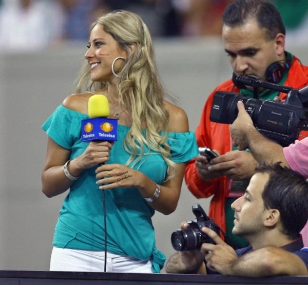 Những nữ phóng viên xinh ngất ngây tại World Cup 2014 ảnh 8