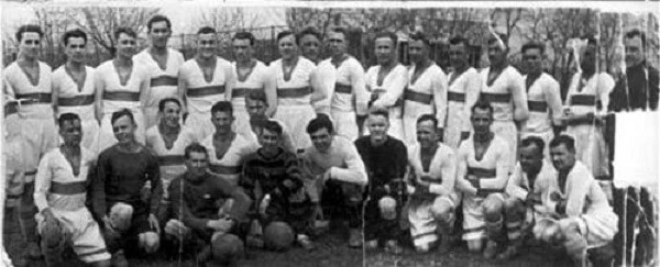 Bí ẩn "trận bóng đá sinh tử" gây tranh cãi trong lịch sử ảnh 1