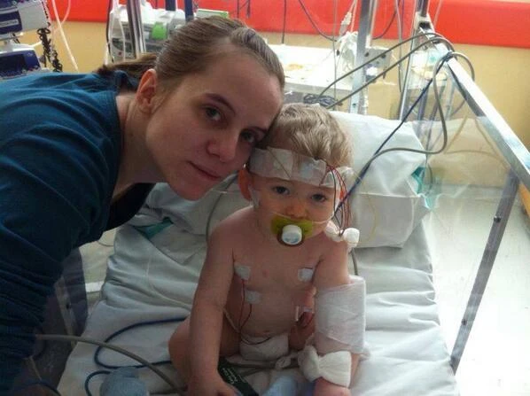 Câu chuyện xúc động đằng sau kiểu tóc điệu đà của Ronaldo ảnh 3