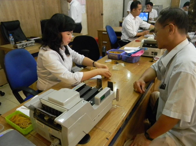 Vàng, USD đua nhau giảm giá ảnh 1