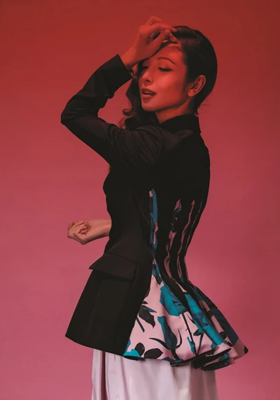 Jennifer Phạm đẹp lạ trong bộ ảnh "yêu nữ hàng hiệu" ảnh 3