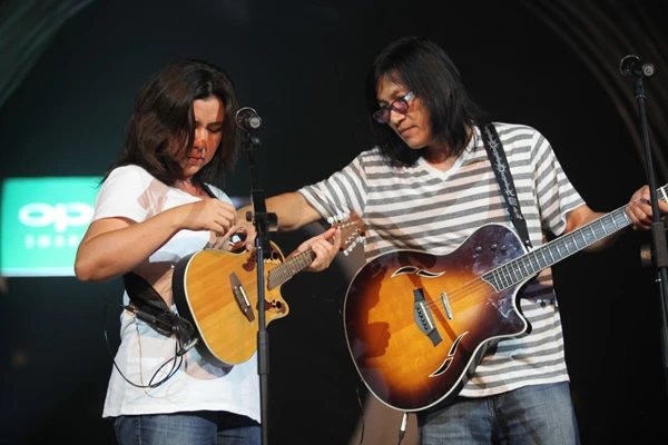 Hai con gái của Phương Thảo-Ngọc Lễ năng động với style tomboy ảnh 3 Hai con gái của Phương Thảo-Ngọc Lễ năng động với style tomboy ảnh 3