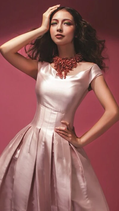 Jennifer Phạm đẹp lạ trong bộ ảnh "yêu nữ hàng hiệu" ảnh 1