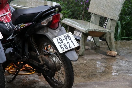 Bắt kẻ giả danh công an chặn xe để cướp ảnh 2 Tang vật của vụ án