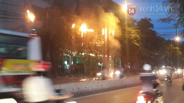 Hà Nội: Chập điện, dây điện cháy, nổ đáng sợ ảnh 4