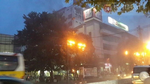 Hà Nội: Chập điện, dây điện cháy, nổ đáng sợ ảnh 1