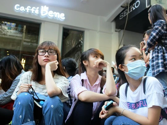 'Náo động' vì quán cà phê Hàn Quốc khai trương