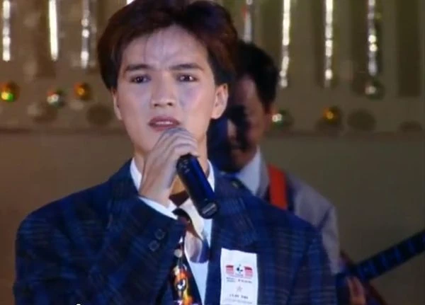 Hình ảnh: Gia cảnh nợ nần của Đàm Vĩnh Hưng trước khi nổi tiếng số 5