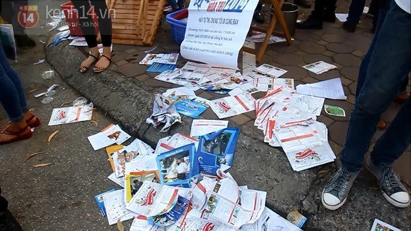 Xử phạt cả người phát và người nhận tờ rơi, quảng cáo ảnh 1