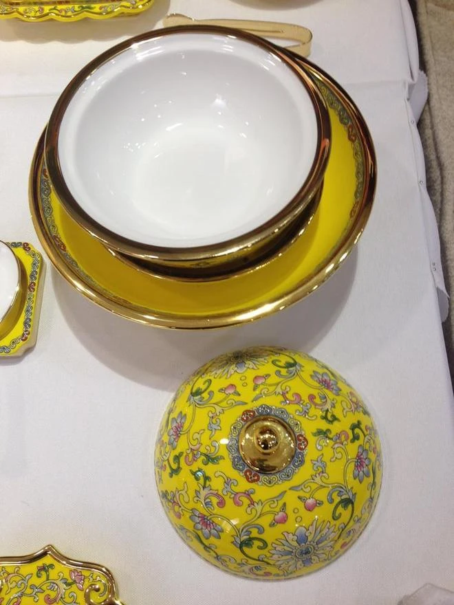 Choáng với độ tinh xảo của bộ chén bát đãi tiệc APEC của Trung Quốc ảnh 5