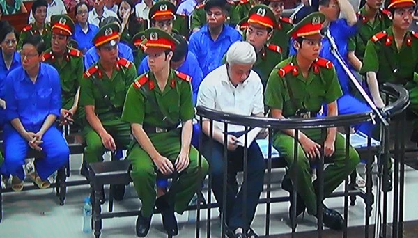 Những hình ảnh đặc biệt tại phiên sơ thẩm xét xử bầu Kiên ảnh 7