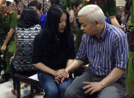 Nụ cười xinh đẹp của người phụ nữ bầu Kiên “cấm ai động đến“ ảnh 13