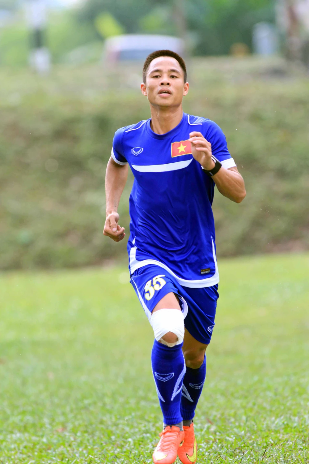 Chùm ảnh buổi tập đầu tiên của tuyển Việt Nam trên sân Malaysia ảnh 10