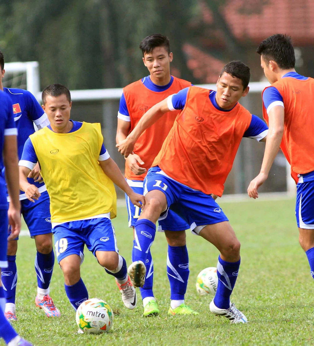 Chùm ảnh buổi tập đầu tiên của tuyển Việt Nam trên sân Malaysia ảnh 3