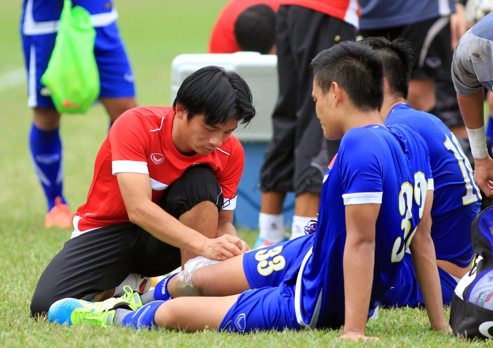 Chùm ảnh buổi tập đầu tiên của tuyển Việt Nam trên sân Malaysia ảnh 8