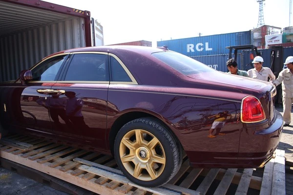 Cận cảnh siêu xe 40 tỷ và sân khấu liveshow Mr.Đàm 5