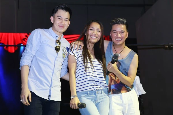 Cận cảnh siêu xe 40 tỷ và sân khấu liveshow Mr.Đàm 21