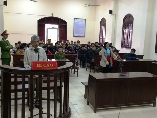 Hiếp dâm con ruột người tình, bị trẻ em hàng xóm phát hiện ảnh 1