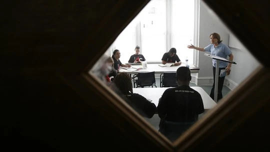 Sốc với bài tập về nhà yêu cầu mô tả ...cách giết người