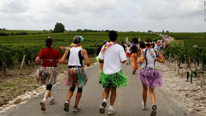 10 cuộc thi chạy kỳ quặc nhất thế giới ảnh 5