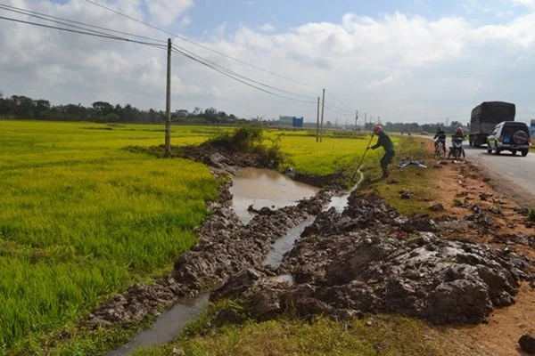Bị xe bồn tông trực diện, cả 4 người trong gia đình thương vong ảnh 2