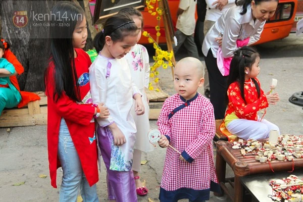 Sài Gòn tấp nập đến đường mai, phố ông đồ chụp ảnh ảnh 7