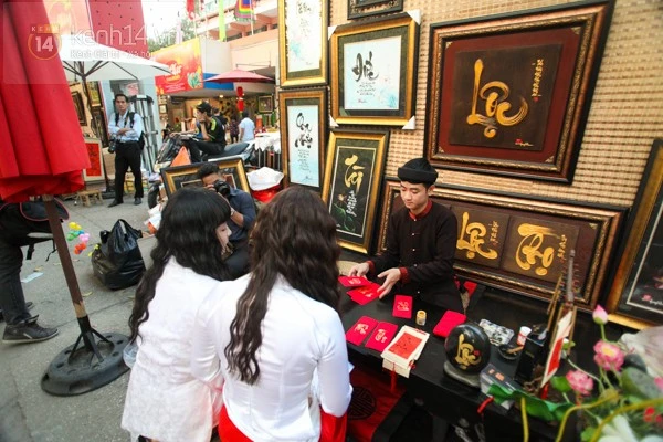 Sài Gòn tấp nập đến đường mai, phố ông đồ chụp ảnh ảnh 16