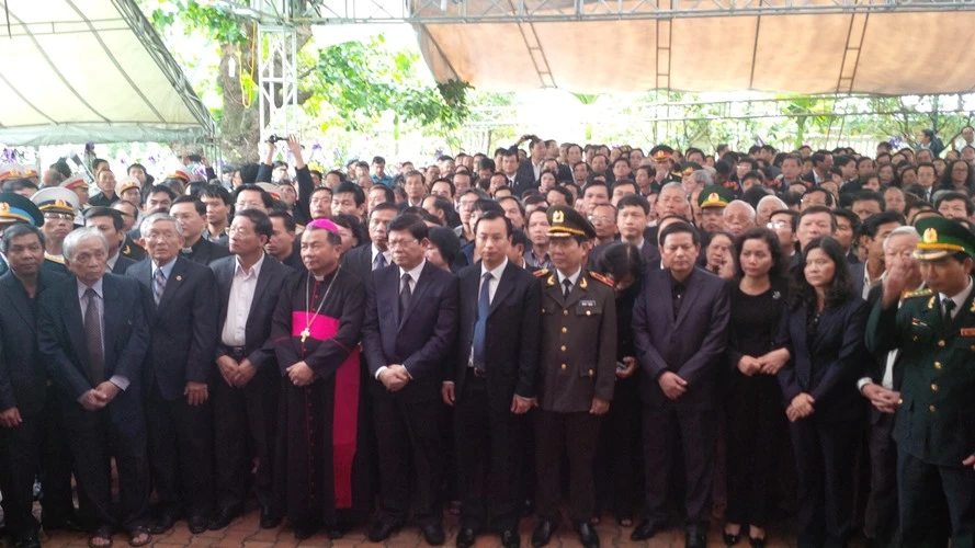 'Đồng chí Nguyễn Bá Thanh rất xứng đáng với tấm Huân chương của lòng dân' ảnh 7 'Đồng chí Nguyễn Bá Thanh rất xứng đáng với tấm Huân chương của lòng dân' ảnh 7