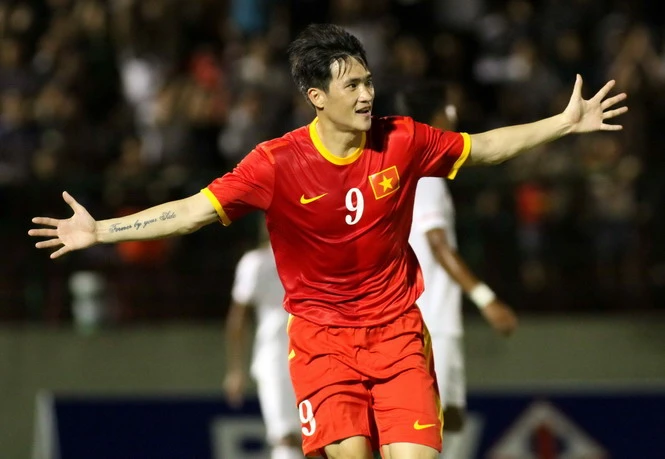 Công Vinh vẫn là cầu thủ kiếm tiền giỏi nhất của bóng đá Việt Nam