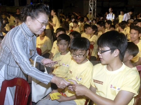 5 phong tục truyền thống không thể bỏ qua trong ngày mùng Một Tết ảnh 2