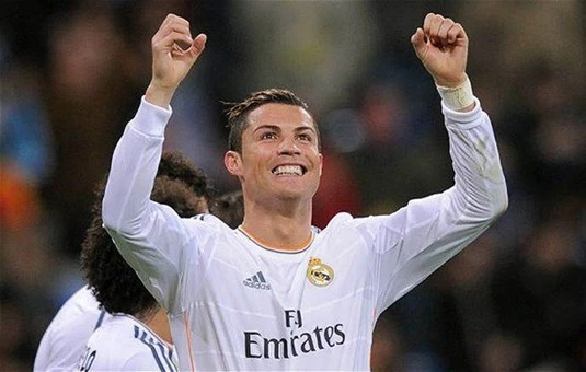 10 ly do Cristiano Ronaldo bi ghet