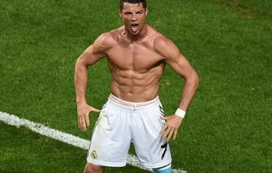 10 ly do Cristiano Ronaldo bi ghet