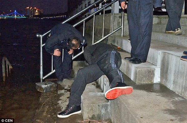 Chàng trai Mỹ suýt chết cóng vì bay sang Trung Quốc tỏ tình và bị từ chối ảnh 1