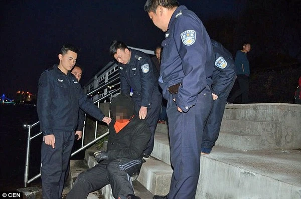 Chàng trai Mỹ suýt chết cóng vì bay sang Trung Quốc tỏ tình và bị từ chối ảnh 2