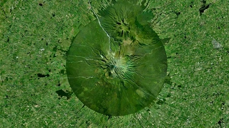 Núi Taranaki còn được biết tới với tên gọi khác là