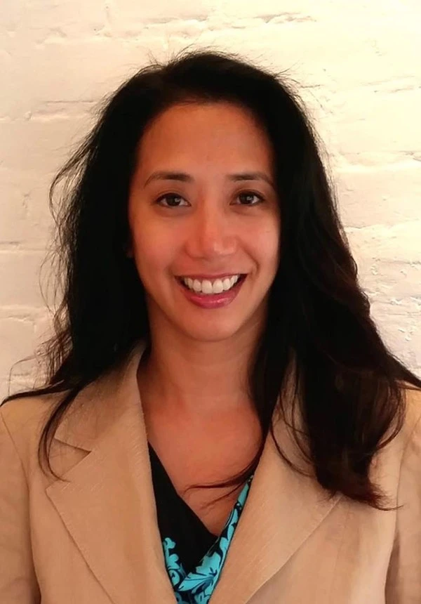 Cô gái gốc Việt tổ chức lễ tang theo nghi thức... lễ cưới ảnh 1