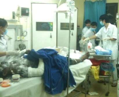 Một trong 6 bệnh nhân đang được điều trị tích cực tại Bệnh viện Việt Nam - Thụy Điển.
