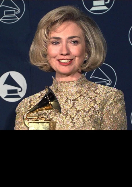 Bà Hillary Clinton nhận giải Grammy. (Ảnh: