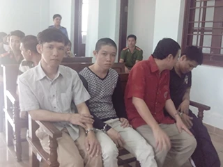 Đòi chia tài sản không được, con đầu độc cha bằng thuốc chuột ảnh 1