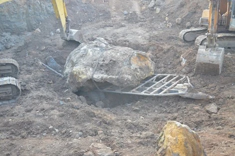 Vụ đào được hòn đá 30 tấn: ‘Mức phạt quá sức phi lý’ ảnh 1