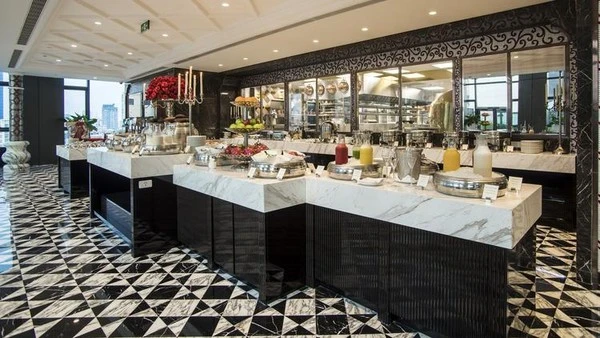 Báo Mỹ ca ngợi sự lộng lẫy 'không tưởng' của KS siêu sang ở Sài Gòn ảnh 11