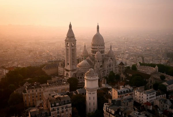 Chụp được ảnh nhà thờ nơi đang cất giữ trái tim của Chúa Jesus ảnh 1