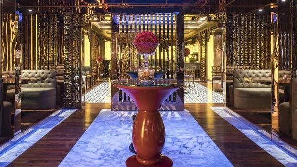 Báo Mỹ ca ngợi sự lộng lẫy 'không tưởng' của KS siêu sang ở Sài Gòn ảnh 13