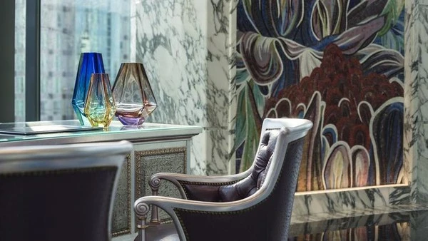 Báo Mỹ ca ngợi sự lộng lẫy 'không tưởng' của KS siêu sang ở Sài Gòn ảnh 2